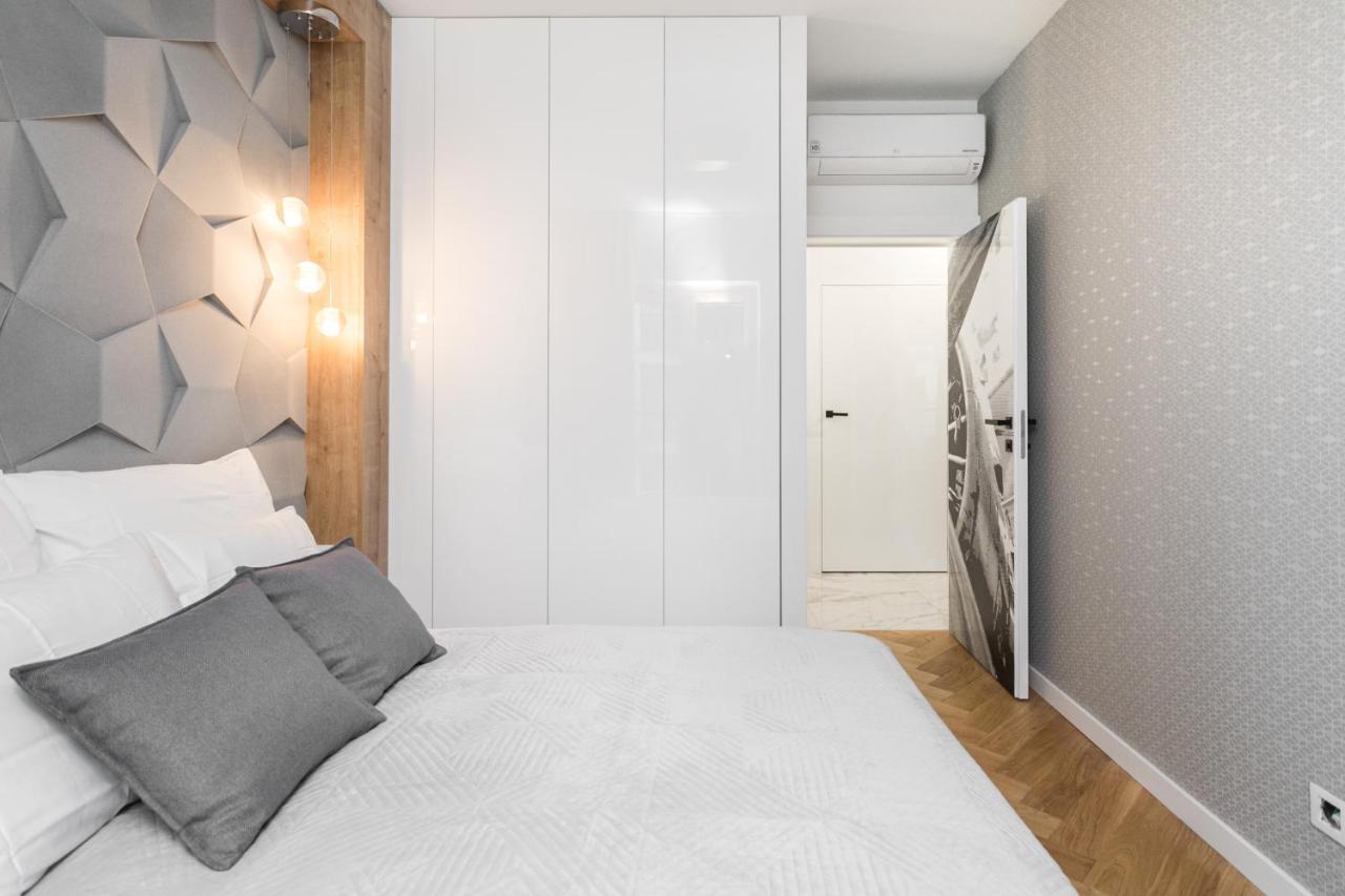 ורשה Luxury Apartments Mennica Residence - Golden Apartments - City Center מראה חיצוני תמונה