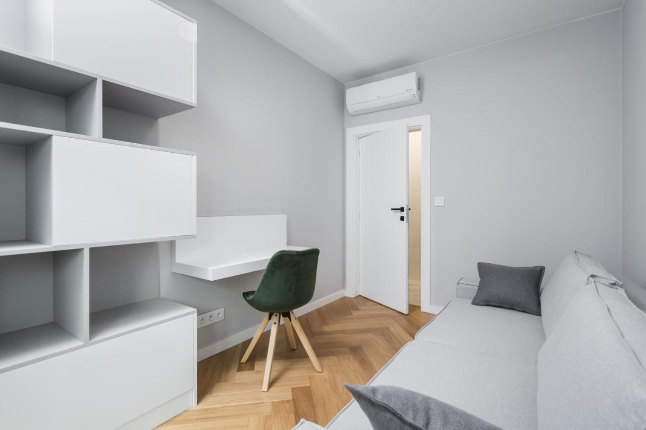 ורשה Luxury Apartments Mennica Residence - Golden Apartments - City Center מראה חיצוני תמונה