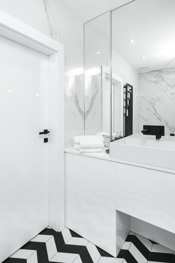 ורשה Luxury Apartments Mennica Residence - Golden Apartments - City Center מראה חיצוני תמונה