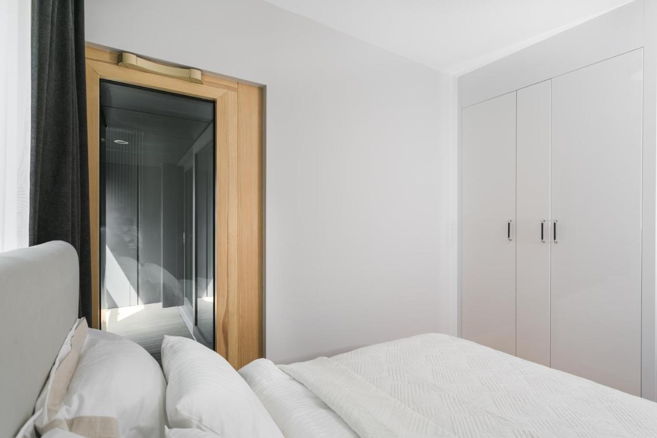 ורשה Luxury Apartments Mennica Residence - Golden Apartments - City Center מראה חיצוני תמונה