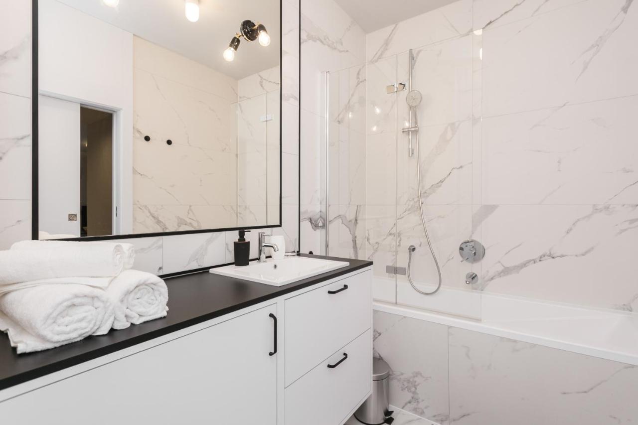 ורשה Luxury Apartments Mennica Residence - Golden Apartments - City Center מראה חיצוני תמונה
